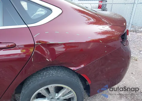 2015 Chrysler 200 Limited из США, поврежденный, VIN 1C3CCCAB6FN583695